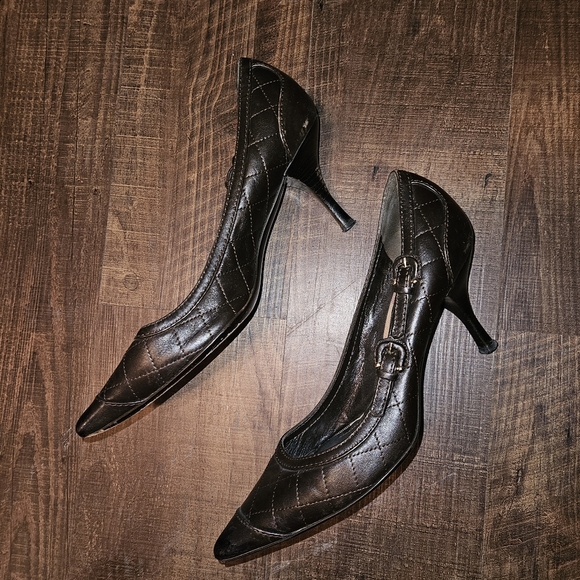 Burberry Quilted Heels - Picture 1 of 9